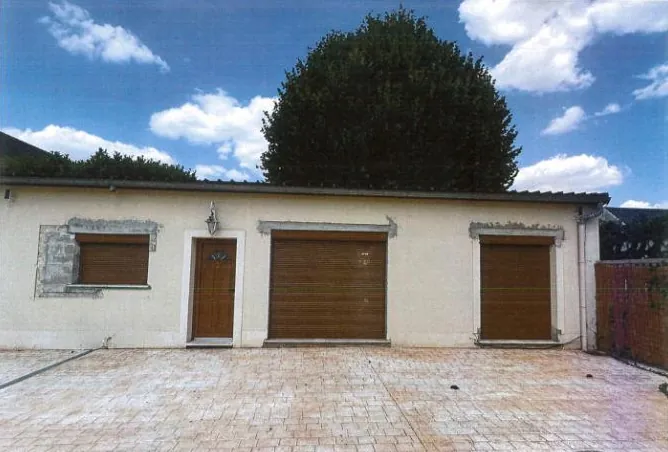 Maison T2 à vendre à Chelles – Jardin et garage – Enchères à partir de 74 000 € 