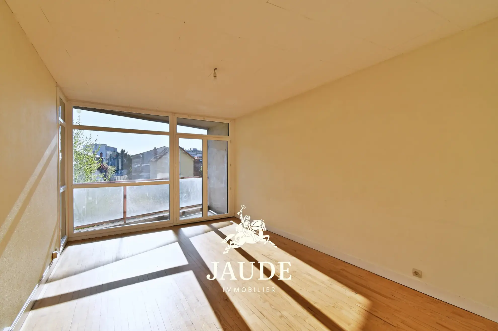 Appartement traversant de 61 m² avec balcons et cave à Clermont-Ferrand 