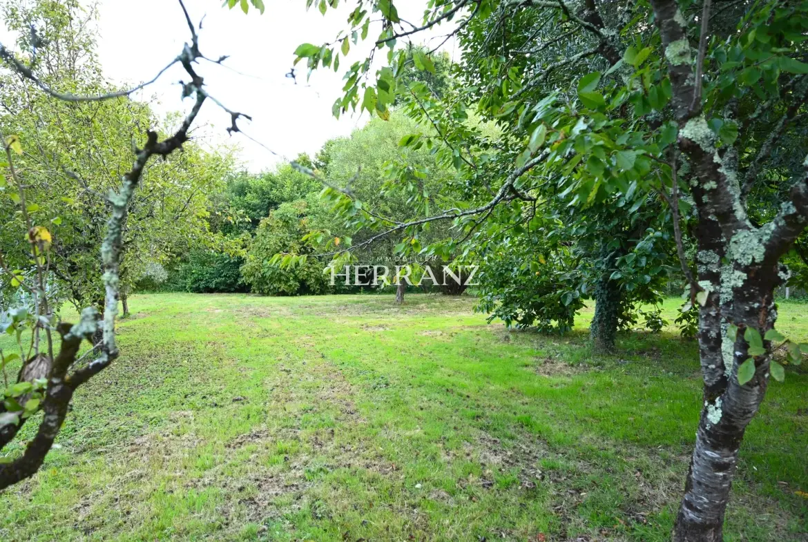 Terrain constructible de 1000 m² à Salleboeuf, proche commodités 