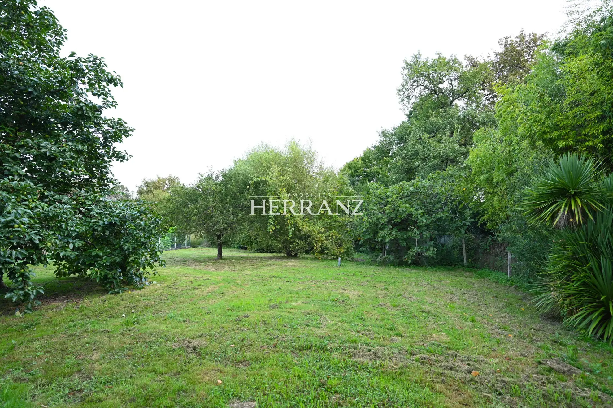 Terrain constructible de 1000 m² à Salleboeuf, proche commodités 