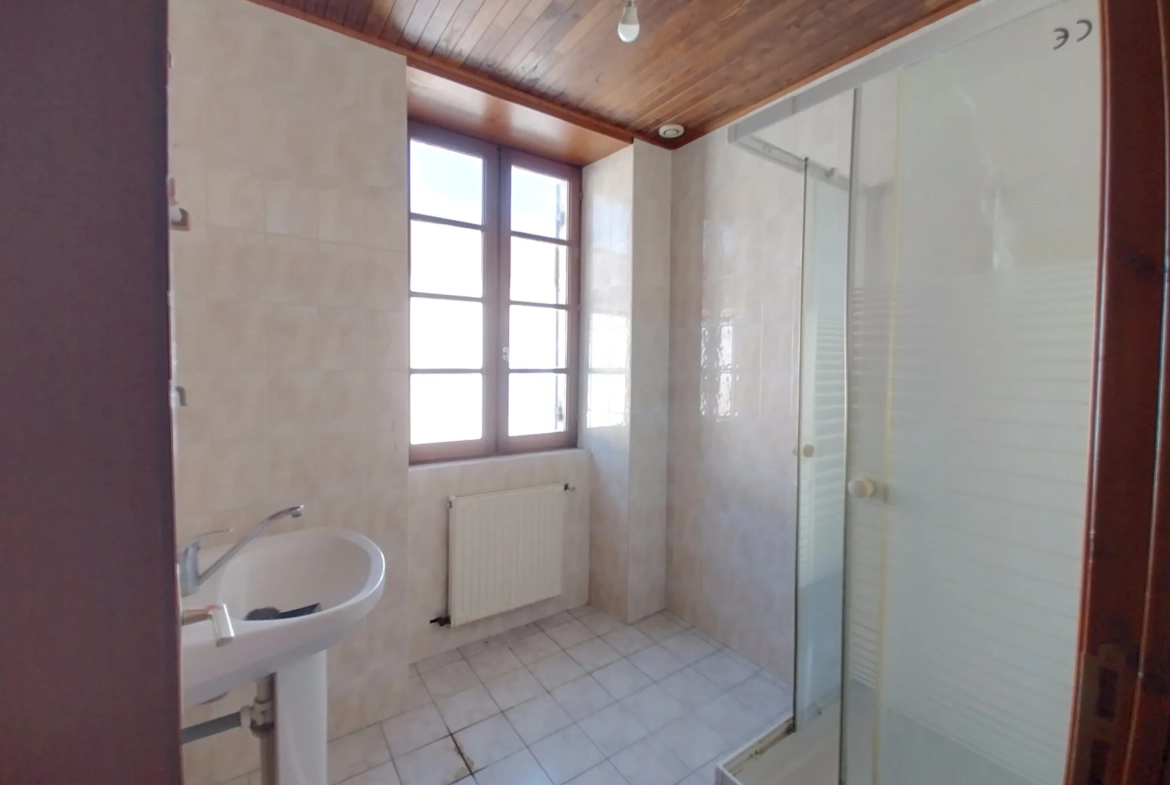 Maison en pierre avec 2 chambres, jardin à Razac-sur-l’Isle, proche Périgueux 