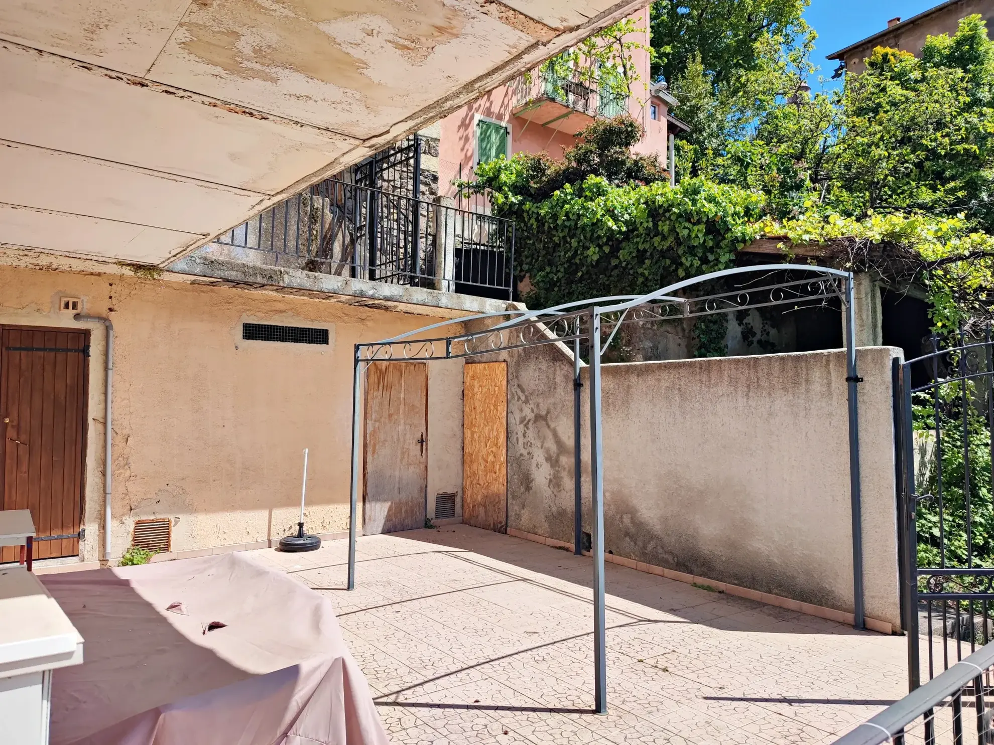 Appartement 3 pièces meublé avec terrasse et vue imprenable à Belvèdère 