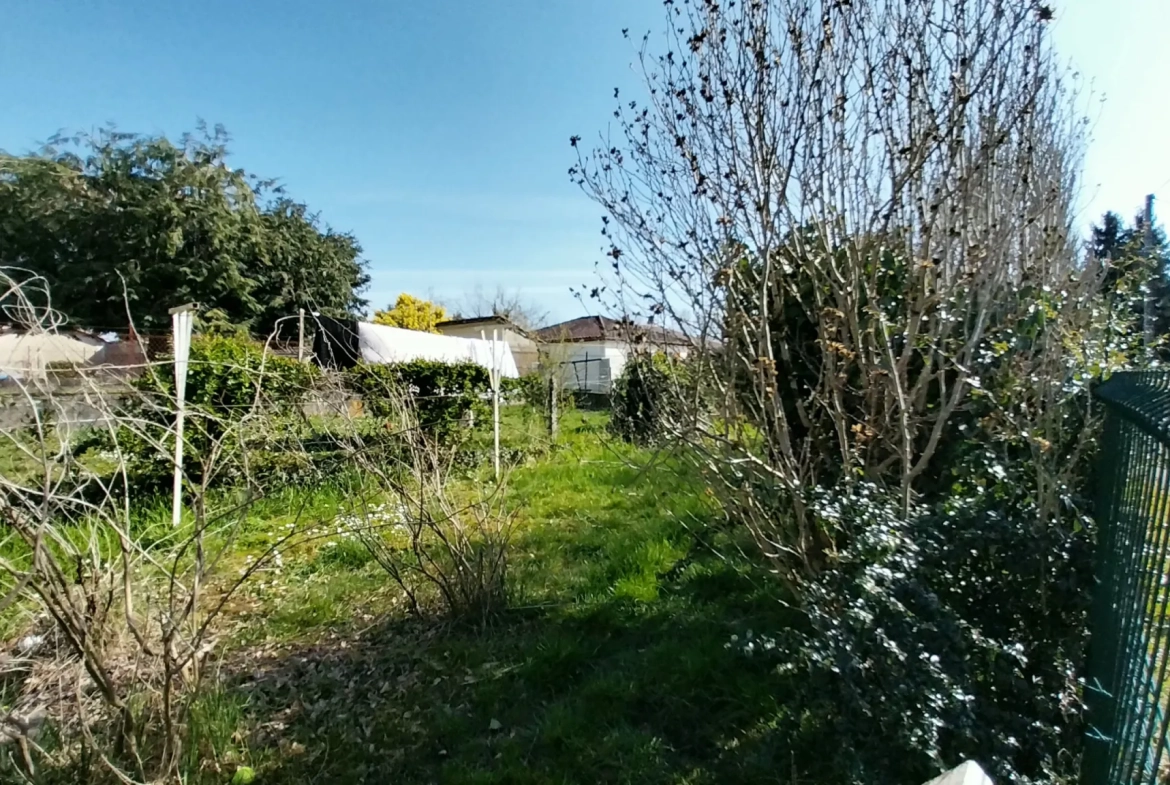 Maison en pierre avec 2 chambres, jardin à Razac-sur-l’Isle, proche Périgueux 
