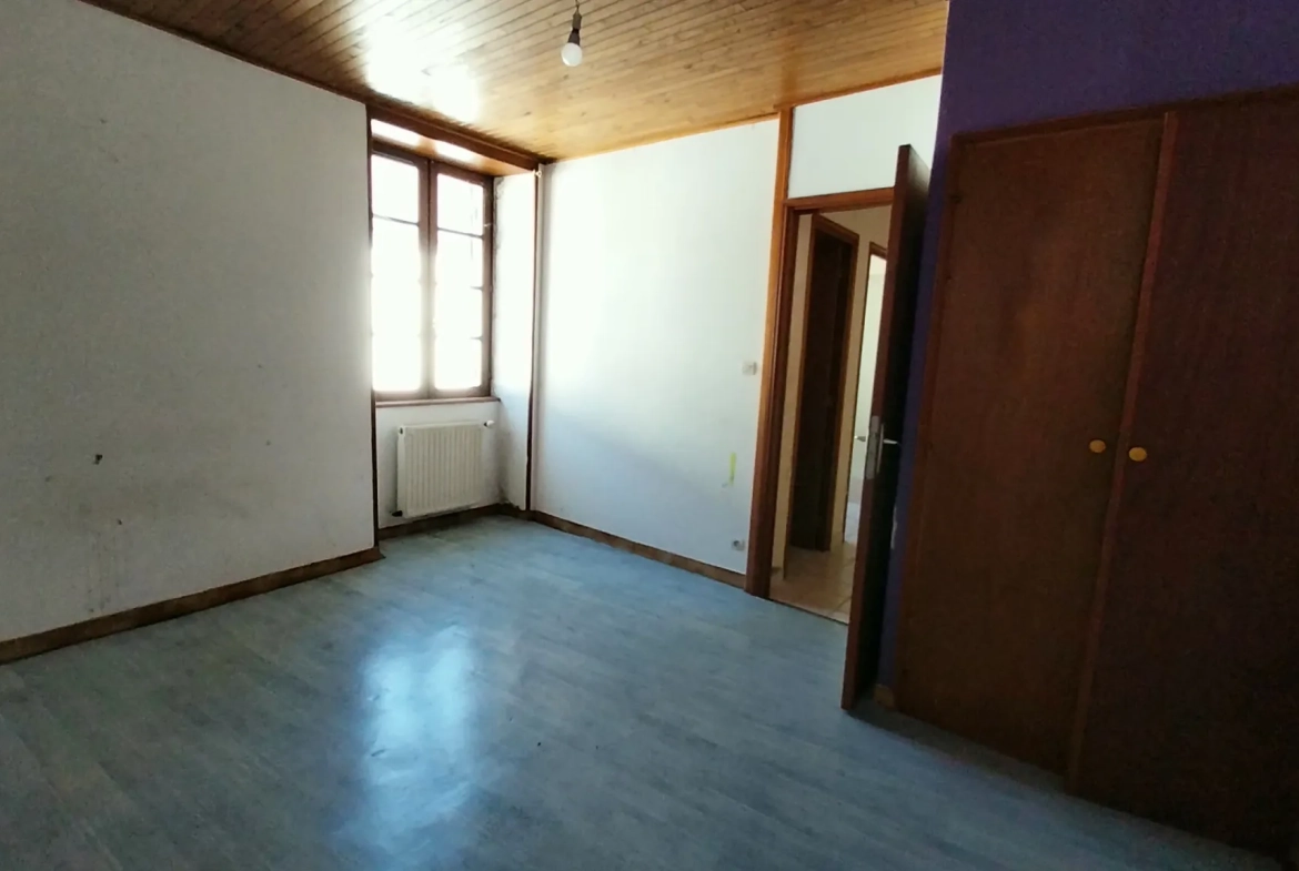 Maison en pierre avec 2 chambres, jardin à Razac-sur-l’Isle, proche Périgueux 
