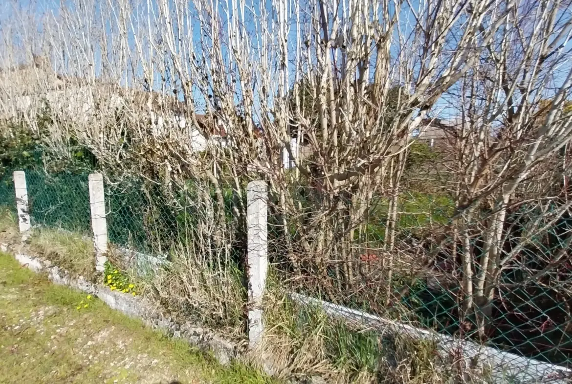 Maison en pierre avec 2 chambres, jardin à Razac-sur-l’Isle, proche Périgueux 