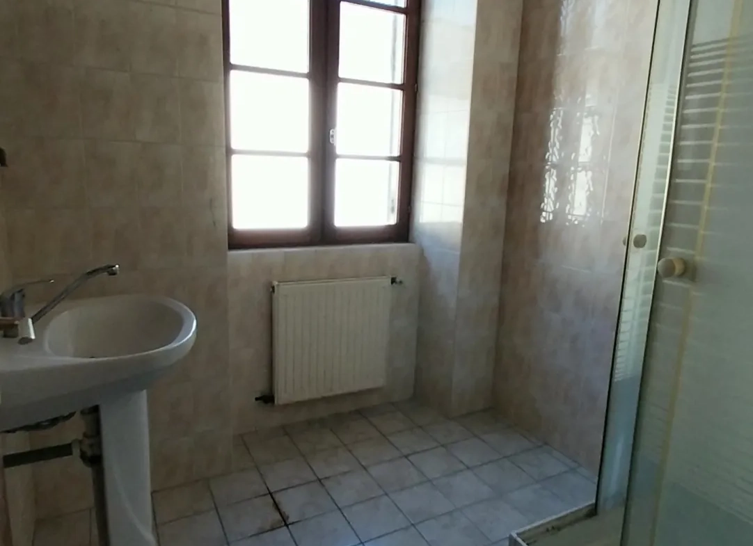 Maison en pierre avec 2 chambres, jardin à Razac-sur-l’Isle, proche Périgueux 