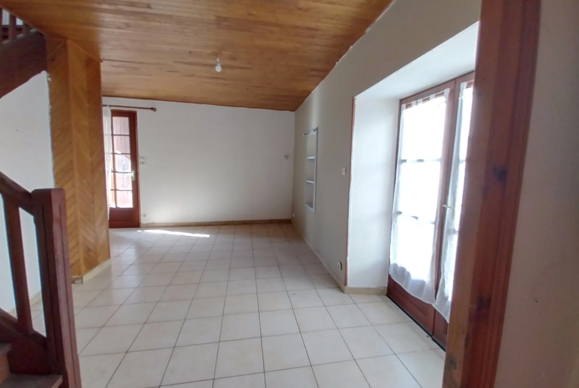 Maison en pierre avec 2 chambres, jardin à Razac-sur-l’Isle, proche Périgueux 