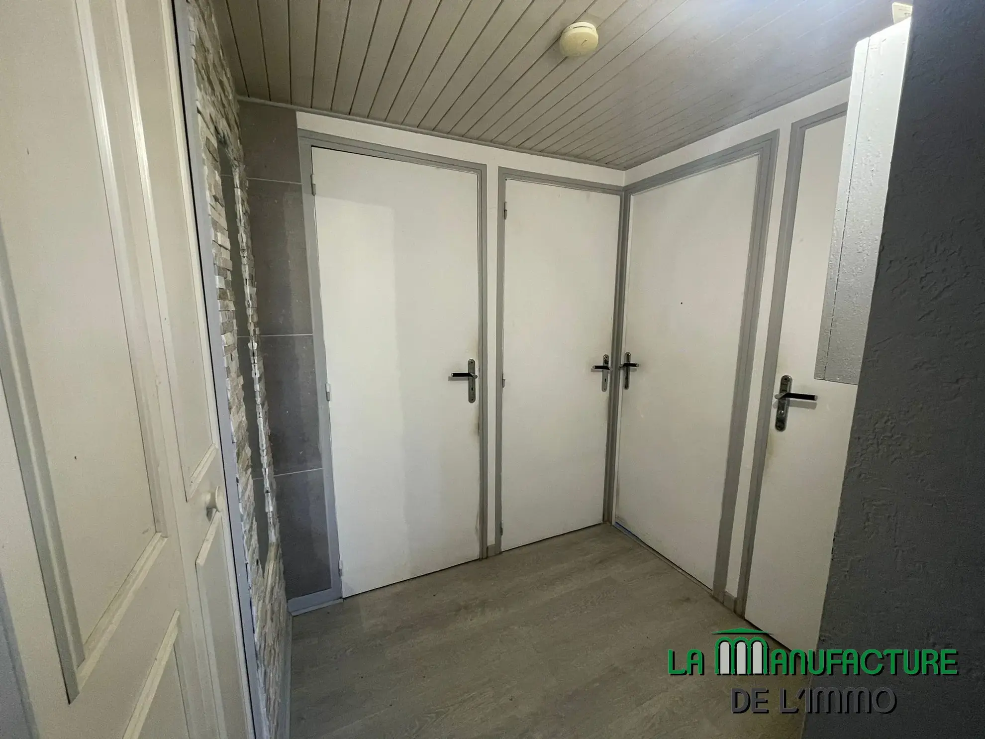 Appartement 3 pièces à Saint-Étienne – Dernier étage, 46m², proche des commodités 