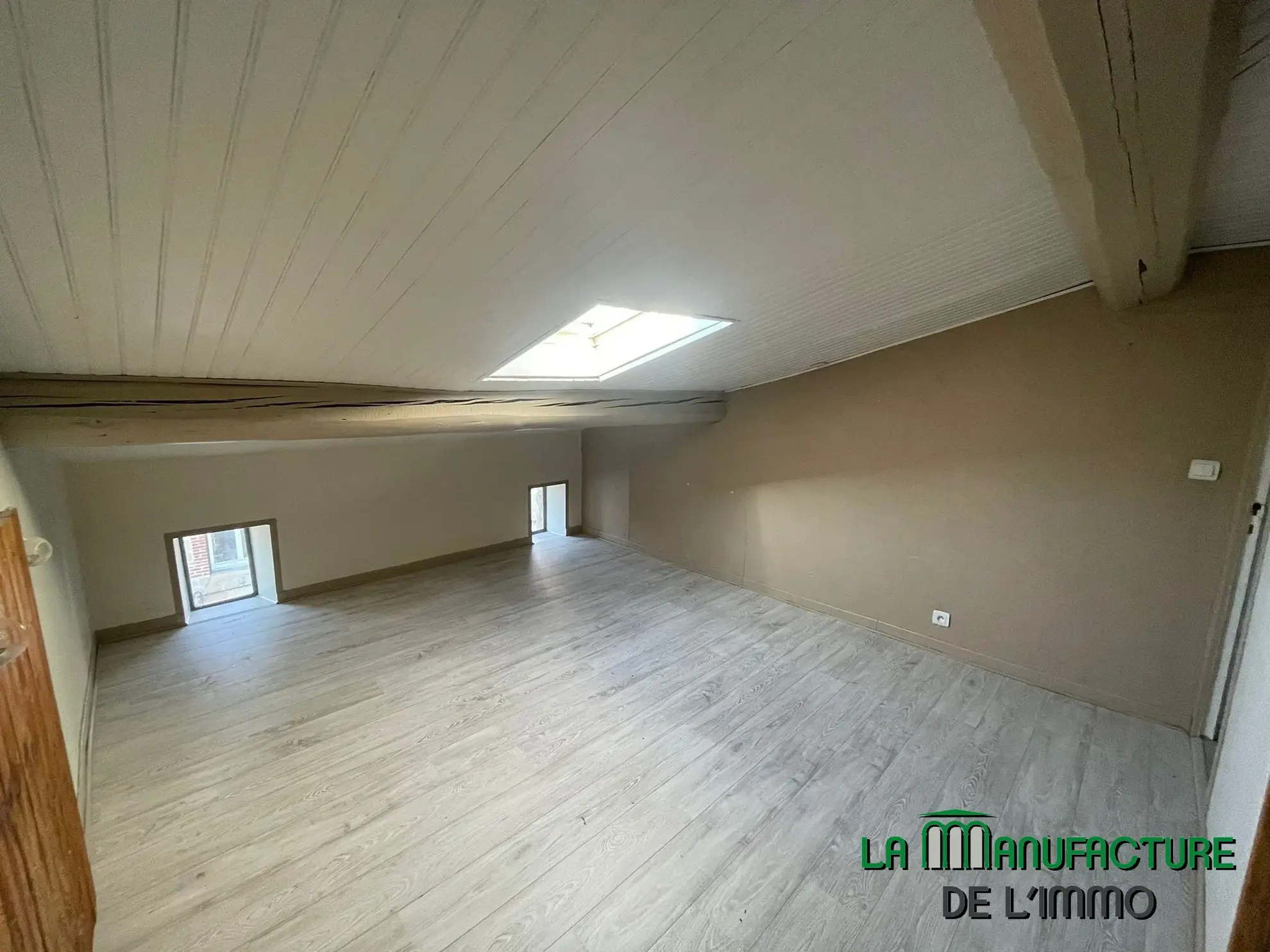 Appartement 3 pièces à Saint-Étienne – Dernier étage, 46m², proche des commodités 