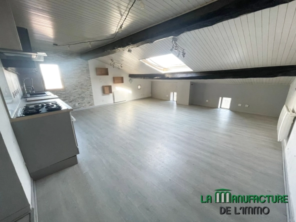 Appartement 3 pièces à Saint-Étienne – Dernier étage, 46m², proche des commodités