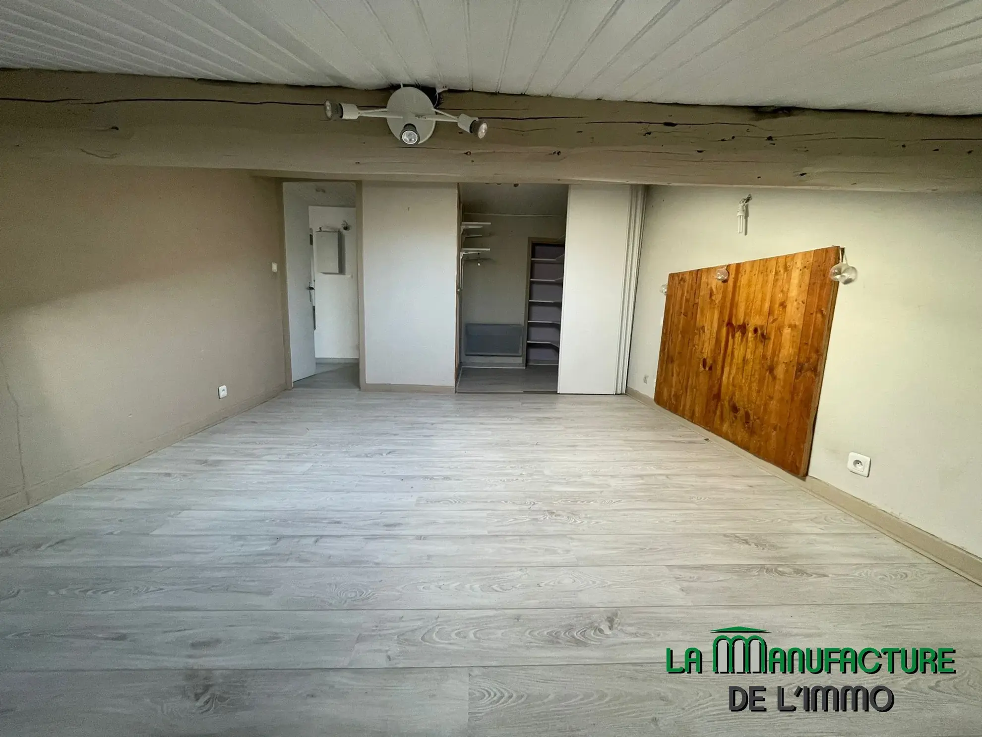 Appartement 3 pièces à Saint-Étienne – Dernier étage, 46m², proche des commodités 
