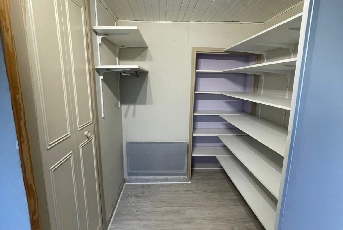 Appartement 3 pièces à Saint-Étienne – Dernier étage, 46m², proche des commodités 