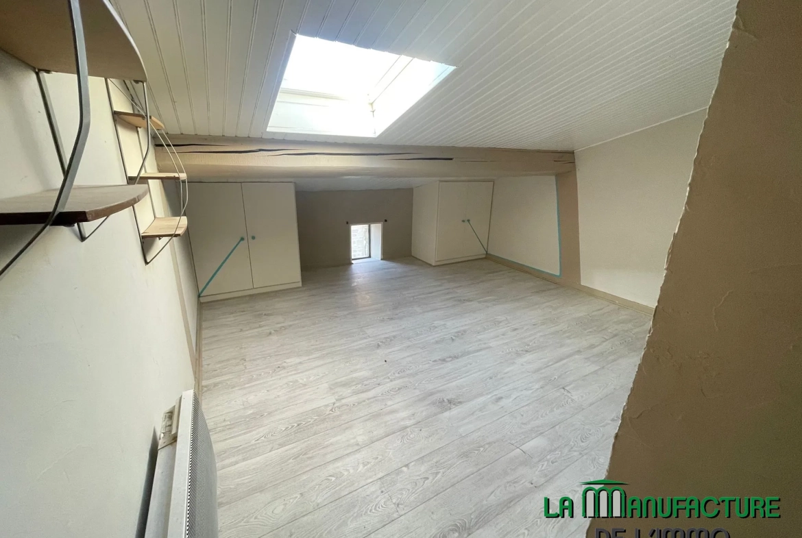 Appartement 3 pièces à Saint-Étienne – Dernier étage, 46m², proche des commodités 