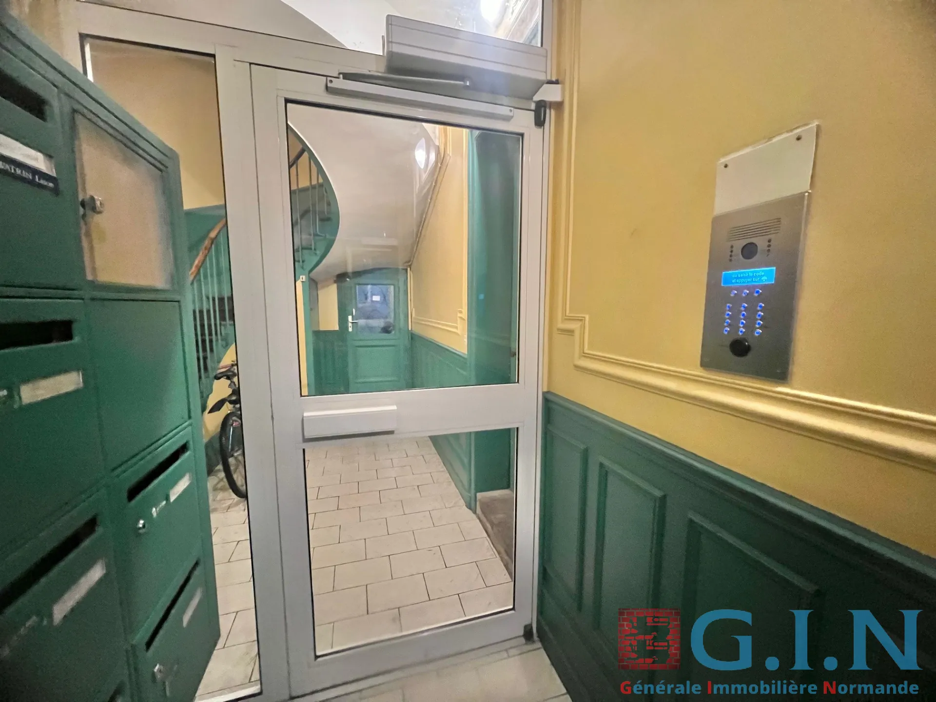 Appartement T2 rénové de 46,20 m² à Rouen, secteur Place Saint-Marc 