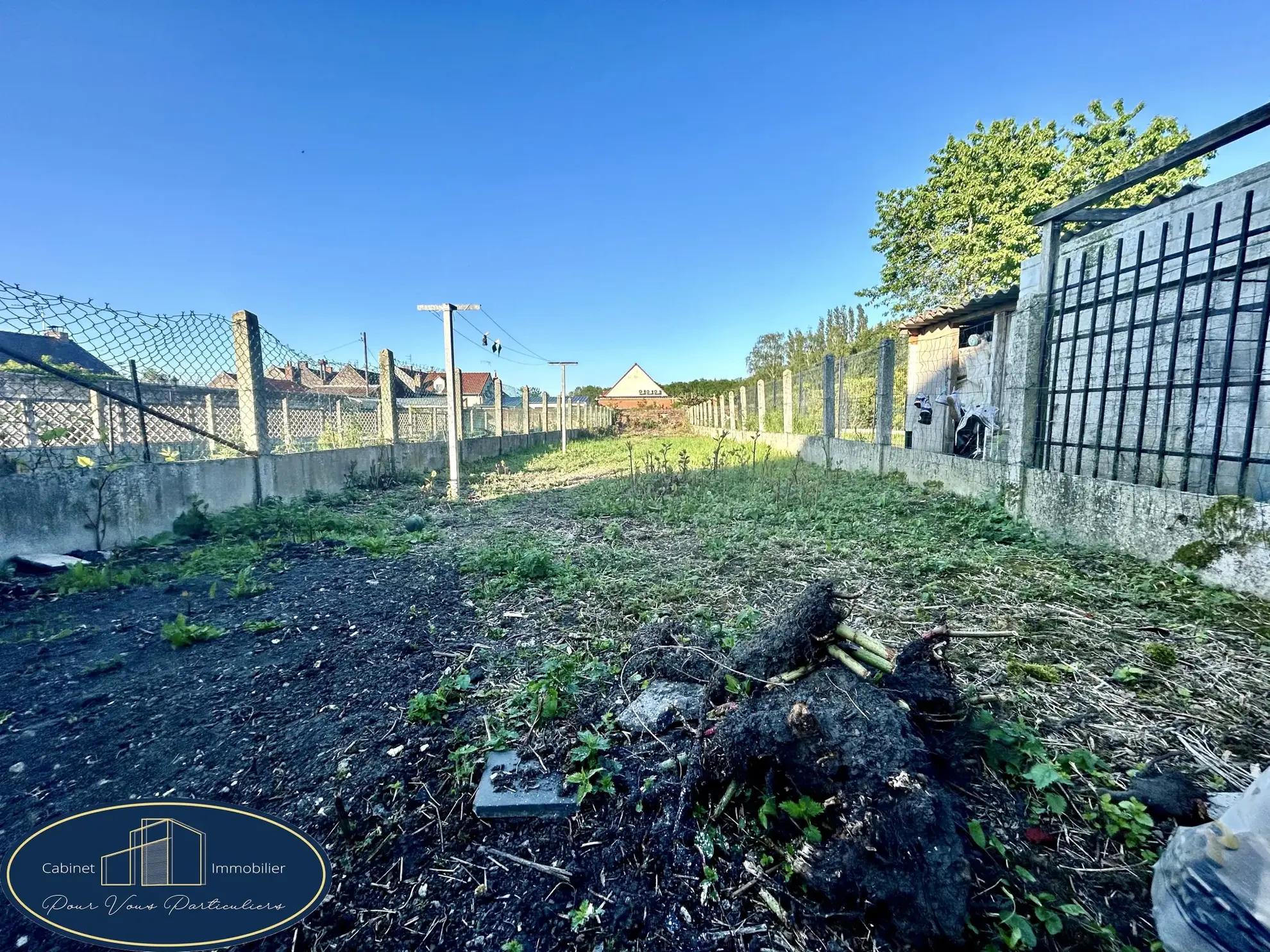 Maison mitoyenne à Aniche avec jardin et 2 chambres, possibilité d'en faire 3 