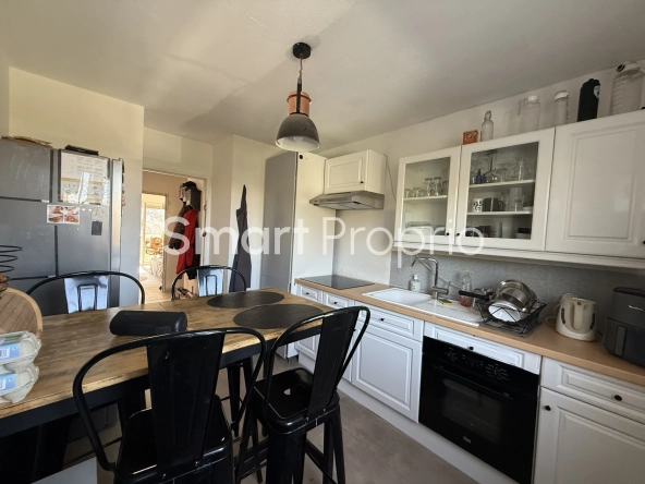 Appartement T3 de 63 m² à Lormont avec balcon, parking et cave