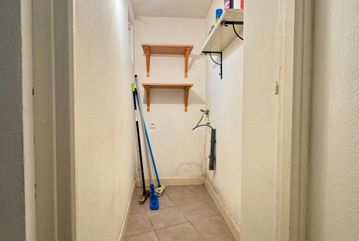 Maison mitoyenne à Aniche avec jardin et 2 chambres, possibilité d'en faire 3 