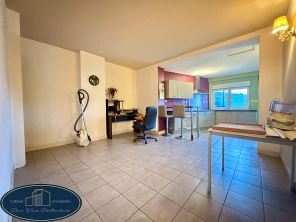 Maison mitoyenne à Aniche avec jardin et 2 chambres, possibilité d'en faire 3