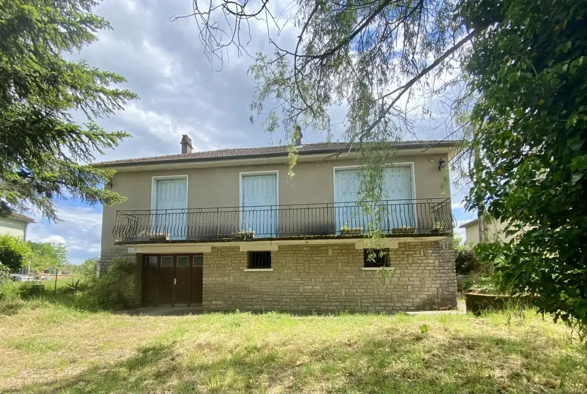Charmant pavillon avec sous-sol et grand terrain à Cercy la Tour 58340 