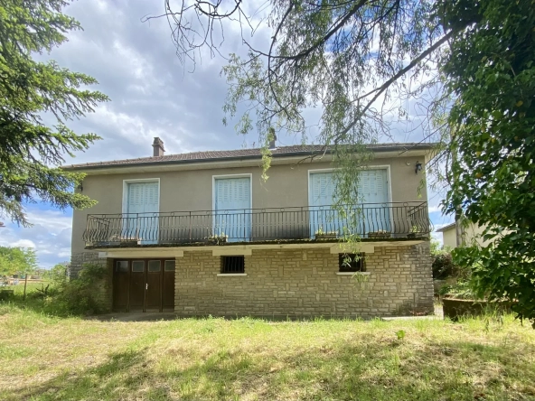 Charmant pavillon avec sous-sol et grand terrain à Cercy la Tour 58340