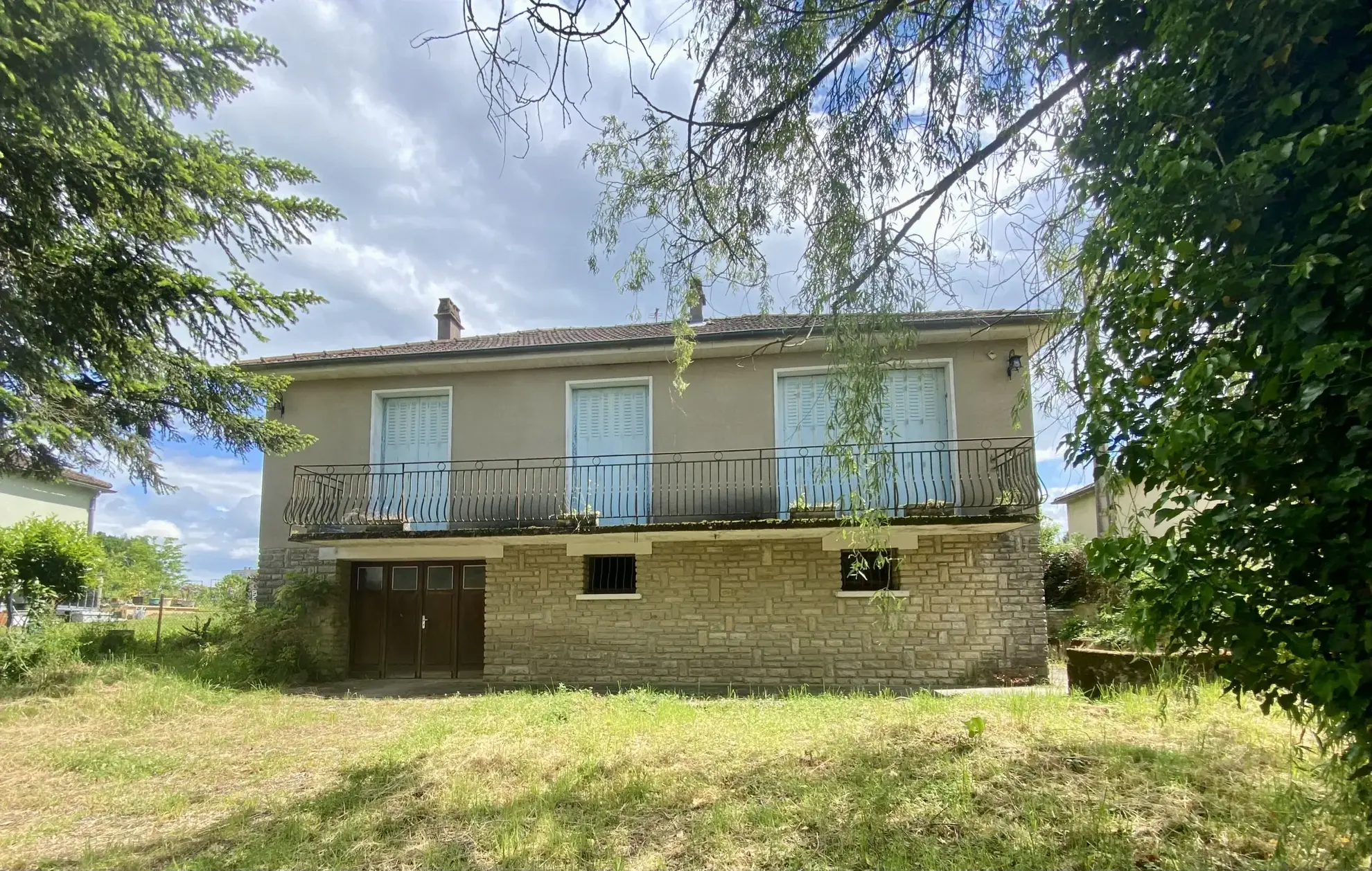 Charmant pavillon avec sous-sol et grand terrain à Cercy la Tour 58340 