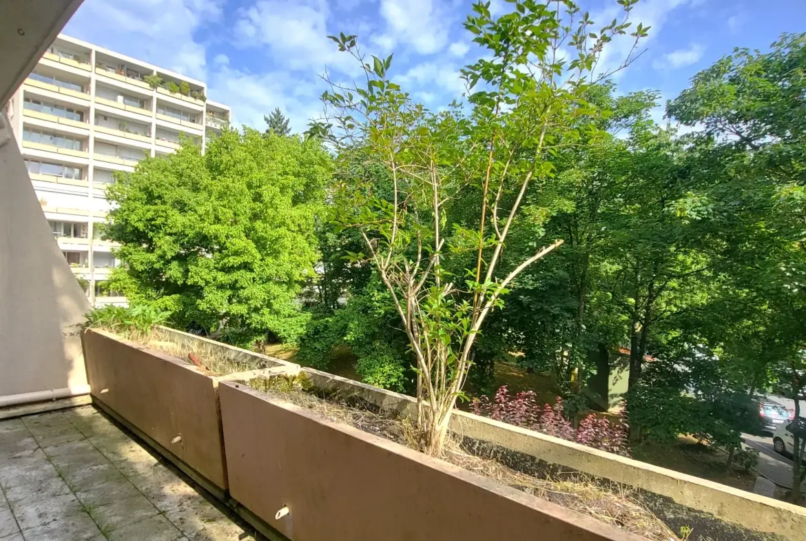 appartement familial moderne avec terrasse et parking à Épinay-sur-Seine 