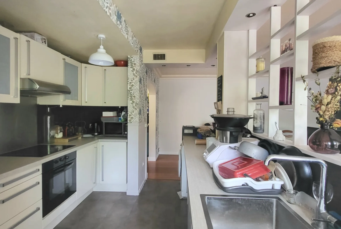 appartement familial moderne avec terrasse et parking à Épinay-sur-Seine 