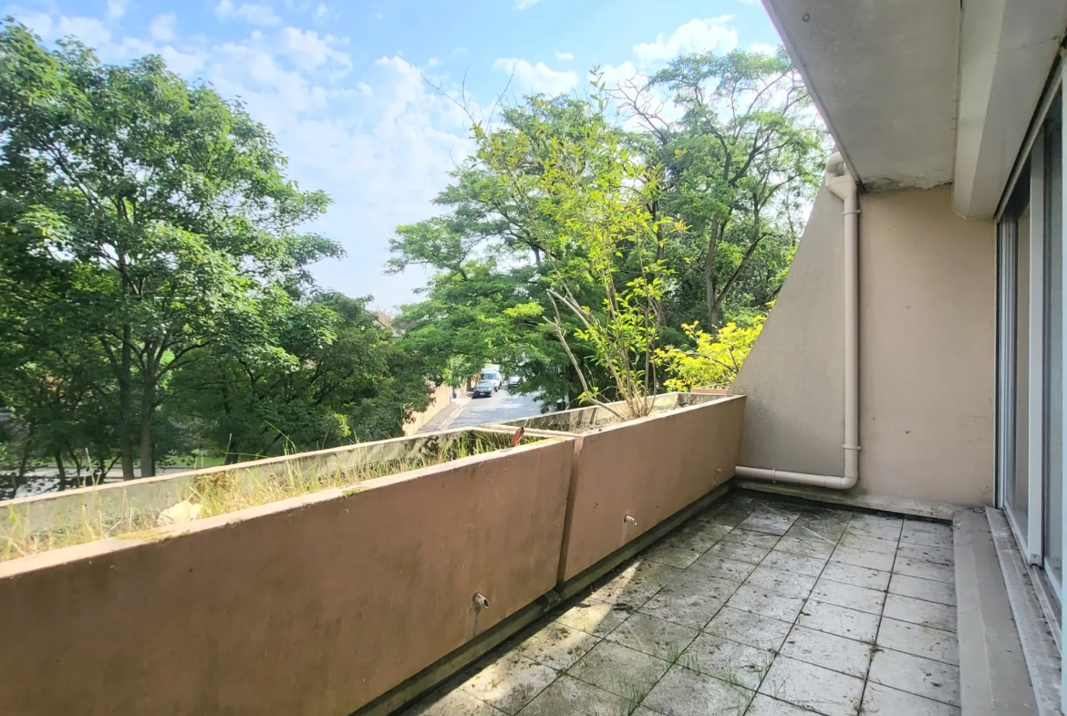 appartement familial moderne avec terrasse et parking à Épinay-sur-Seine 