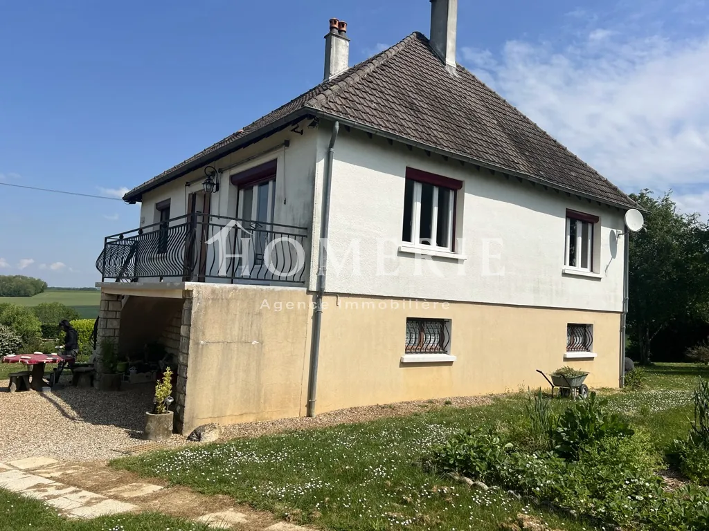 Maison de campagne de 96 m² à seulement 15 min de Sancerre avec grand jardin arboré 