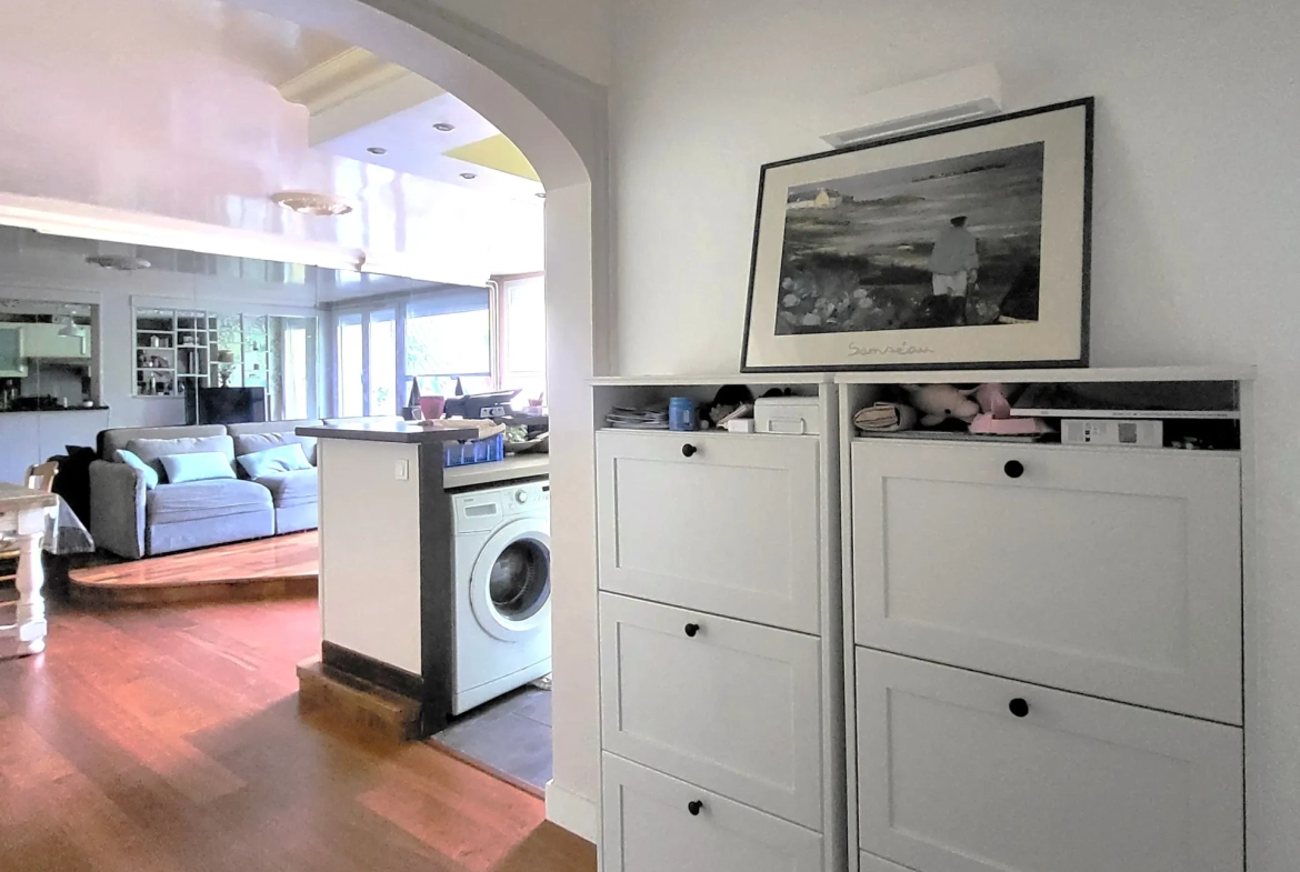 appartement familial moderne avec terrasse et parking à Épinay-sur-Seine 