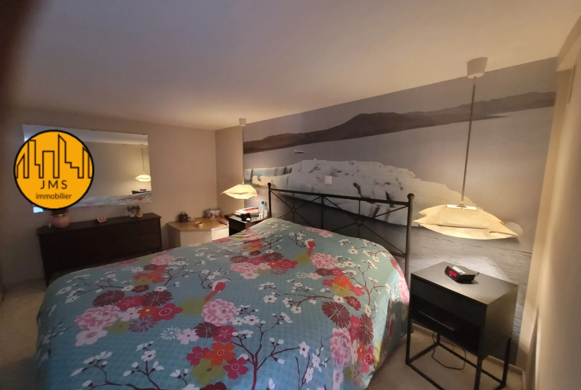 Belle maison familiale à Saint-Hilaire avec 4 chambres et véranda climatisée près de l'autoroute A71 