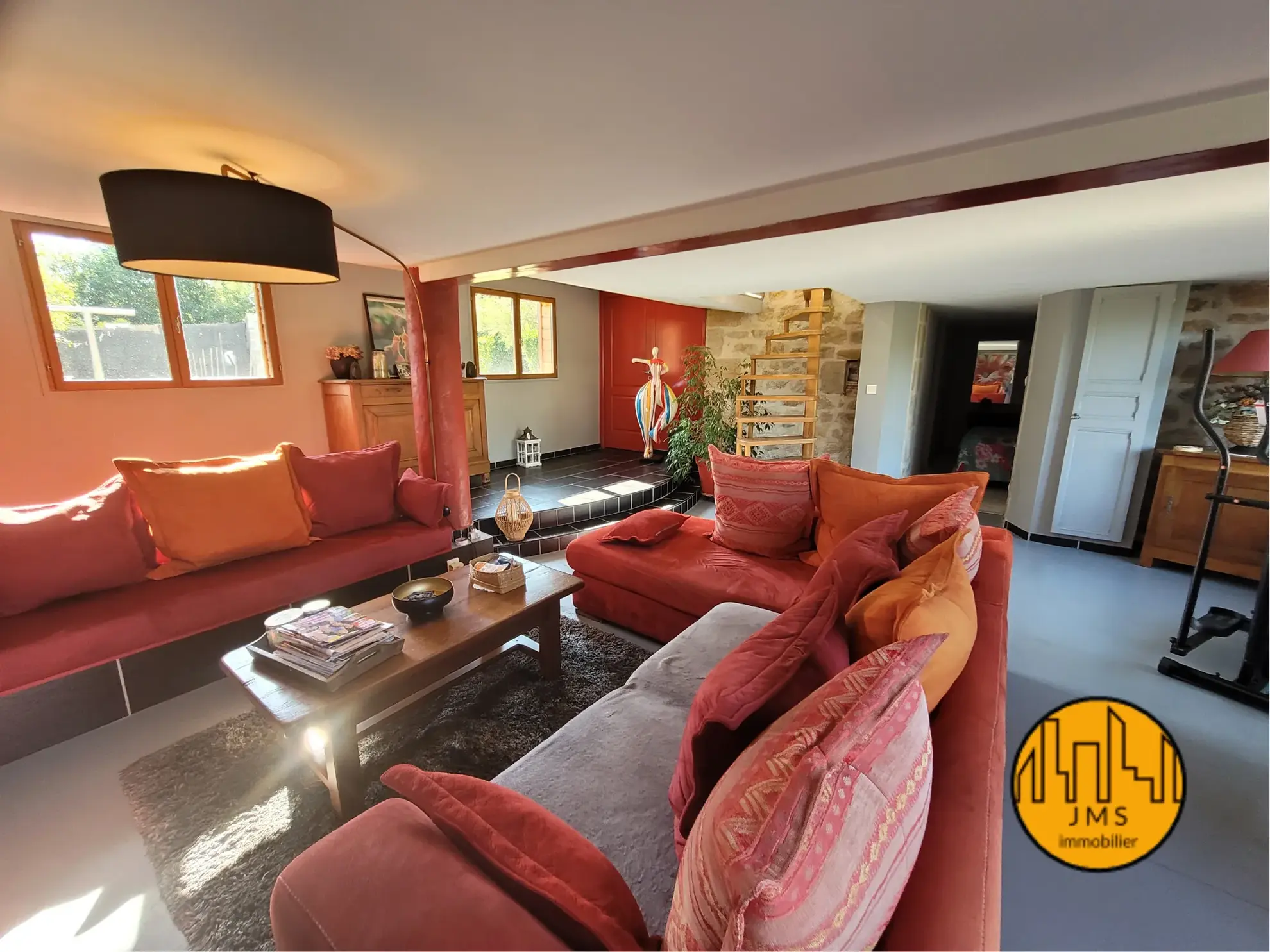 Belle maison familiale à Saint-Hilaire avec 4 chambres et véranda climatisée près de l'autoroute A71 