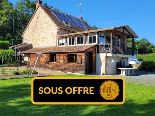 Belle maison familiale à Saint-Hilaire avec 4 chambres et véranda climatisée près de l'autoroute A71