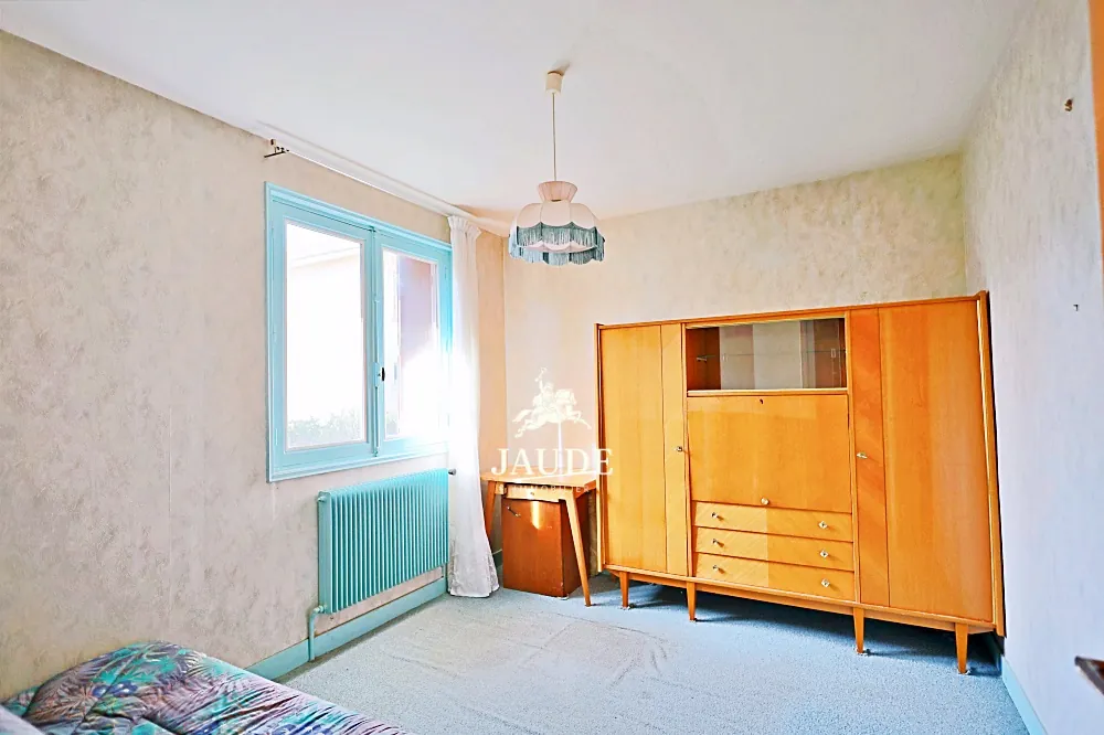 Maison 5 pièces à vendre à Cournon-d'Auvergne avec potentiel de rénovation 