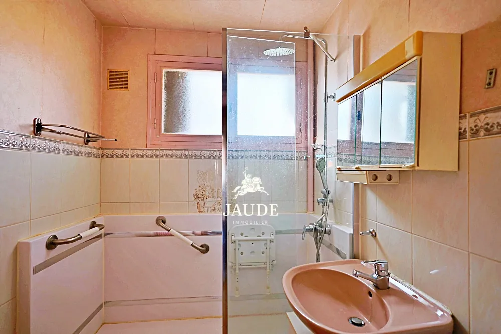 Maison 5 pièces à vendre à Cournon-d'Auvergne avec potentiel de rénovation 