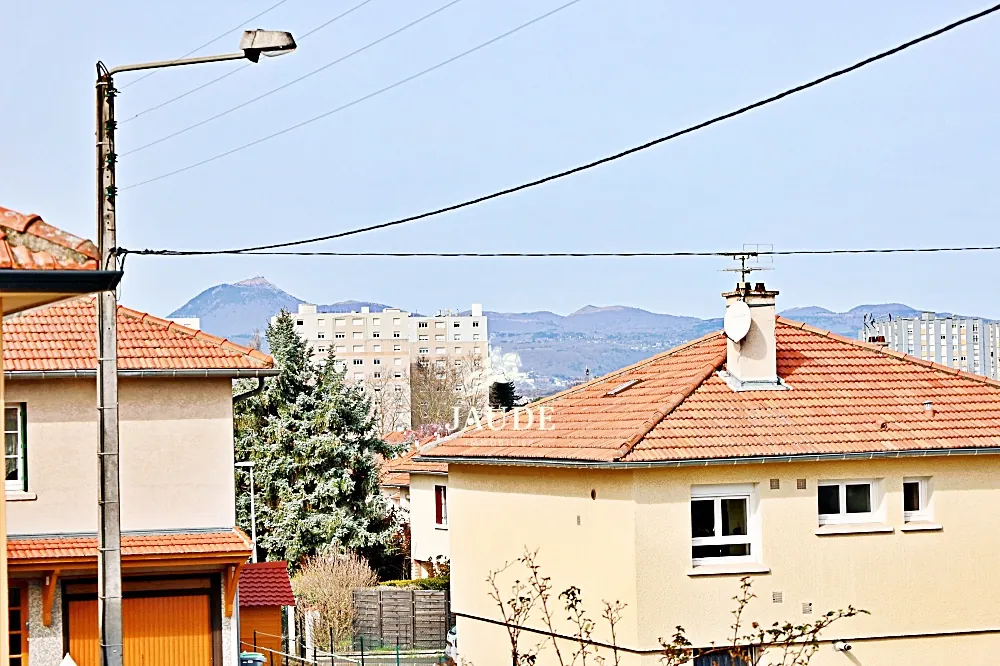 Maison 5 pièces à vendre à Cournon-d'Auvergne avec potentiel de rénovation 