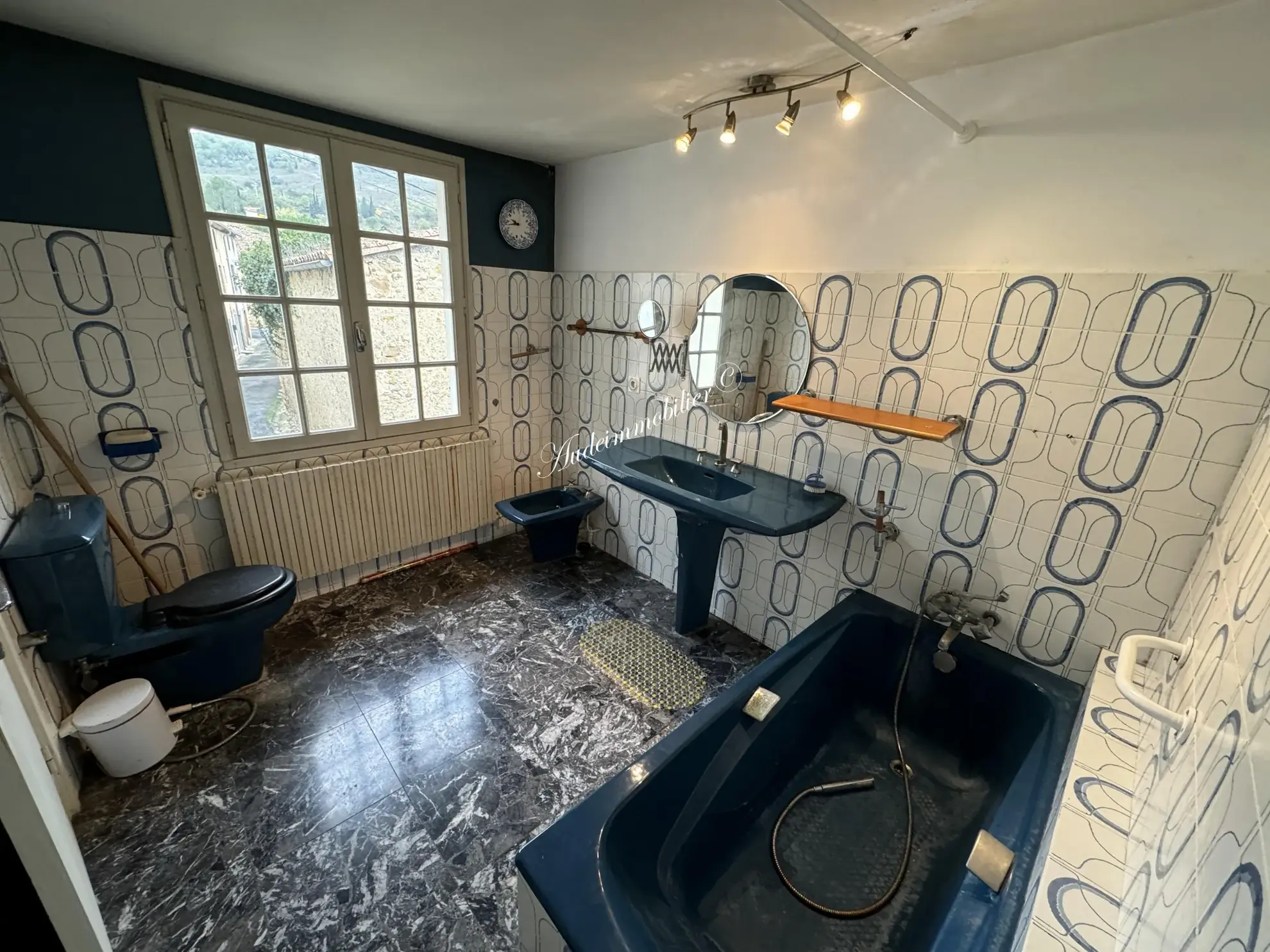 Belle maison familiale avec jardin et garages à Quillan en Haute-Vallée 
