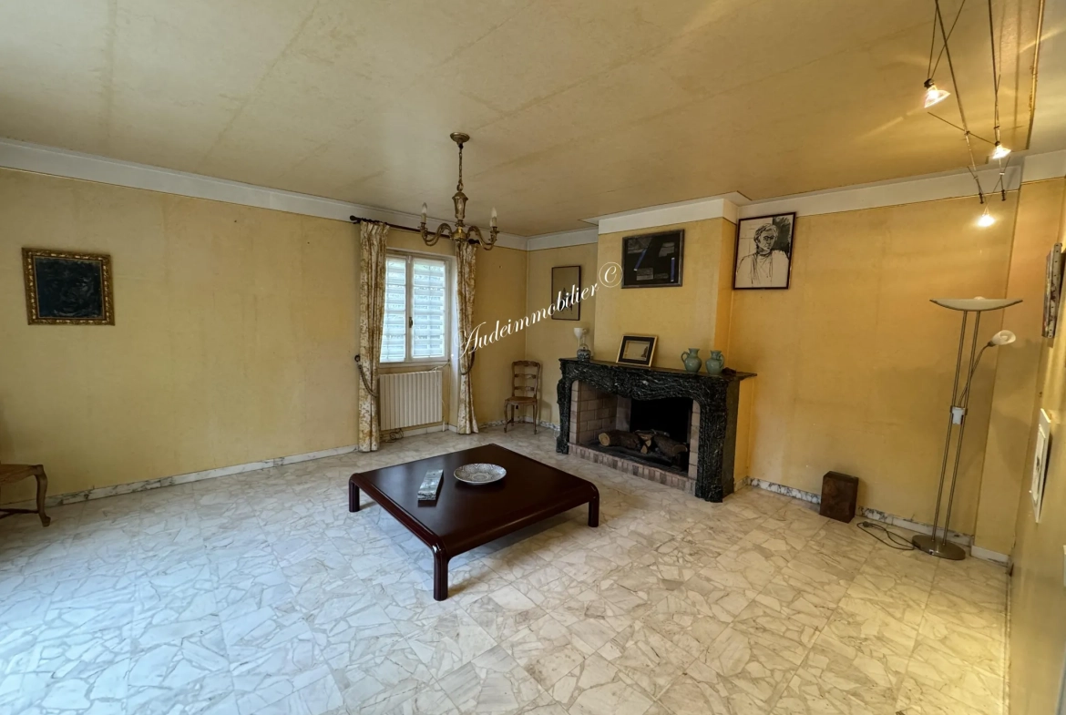 Belle maison familiale avec jardin et garages à Quillan en Haute-Vallée 
