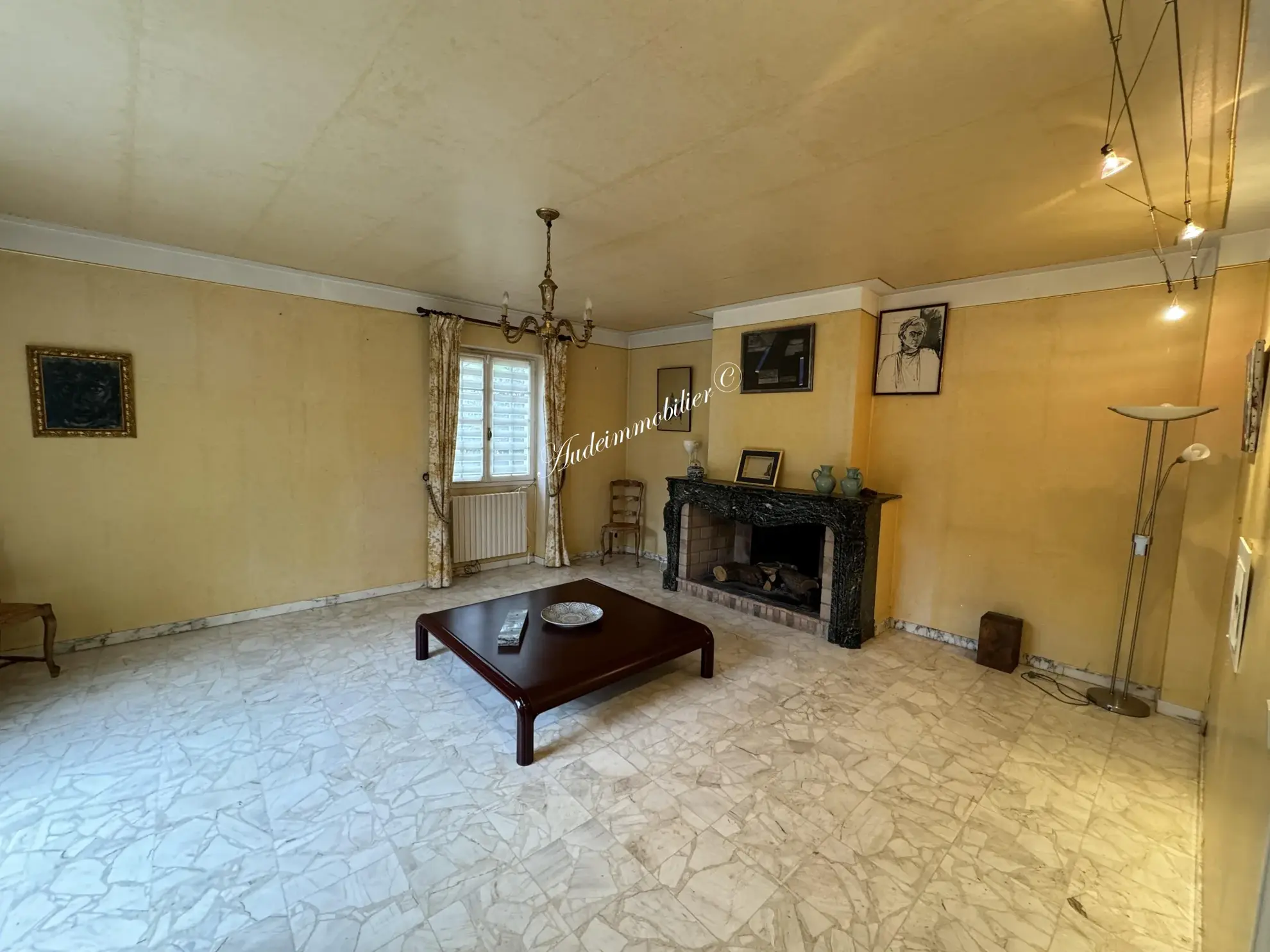 Belle maison familiale avec jardin et garages à Quillan en Haute-Vallée 