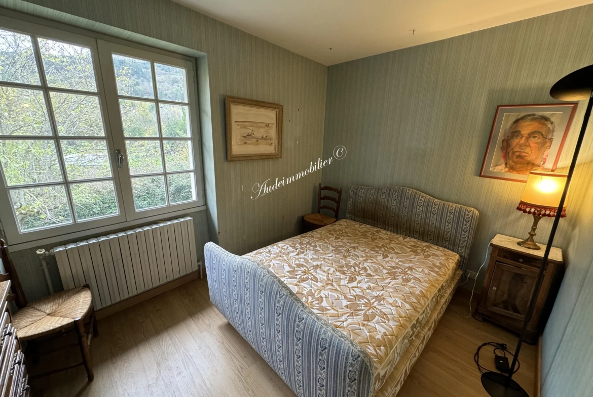 Belle maison familiale avec jardin et garages à Quillan en Haute-Vallée 