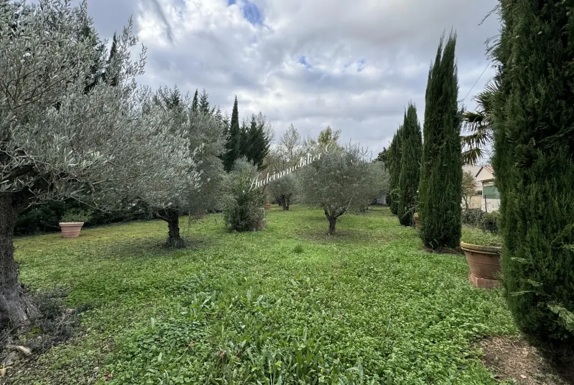 Belle maison familiale avec jardin et garages à Quillan en Haute-Vallée 