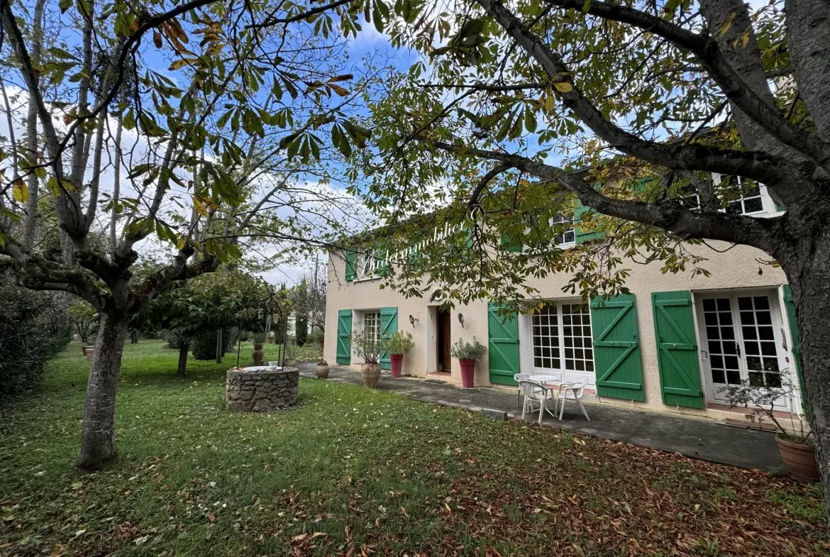 Belle maison familiale avec jardin et garages à Quillan en Haute-Vallée 