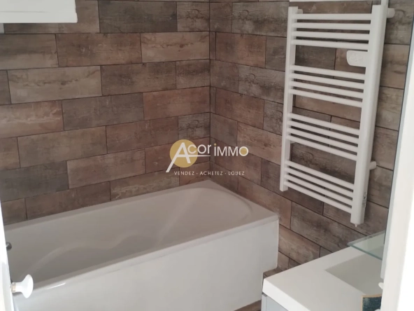 Studio rénové de 27 m² à Toulon, parfait pour investissement locatif 