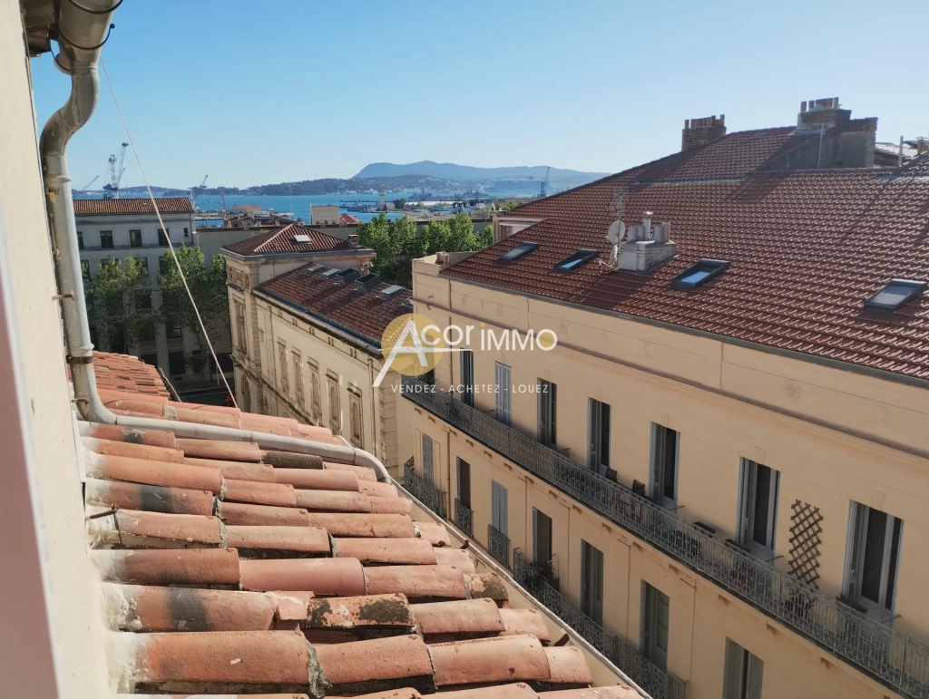 Studio rénové de 27 m² à Toulon, parfait pour investissement locatif