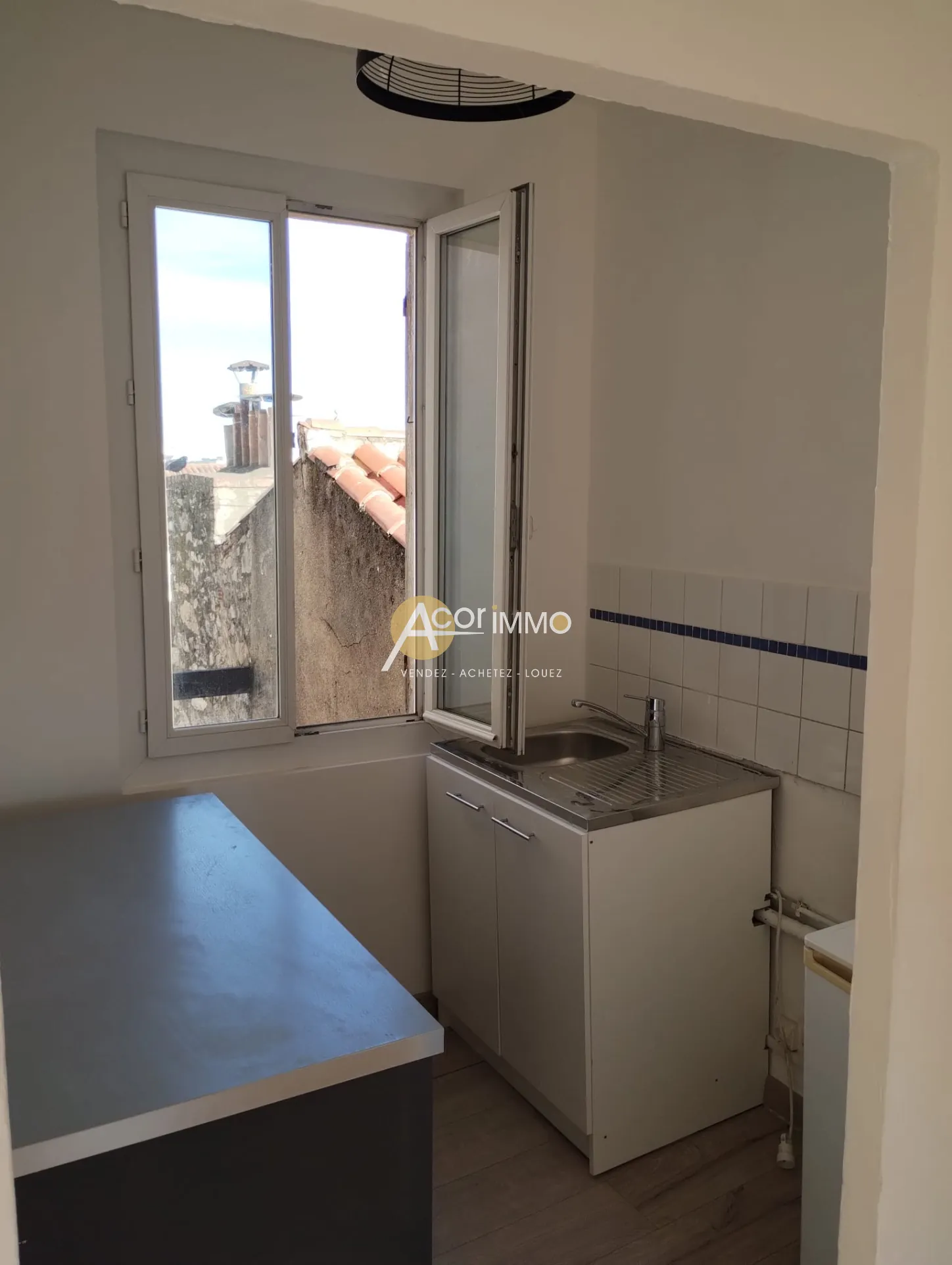 Studio rénové de 27 m² à Toulon, parfait pour investissement locatif 
