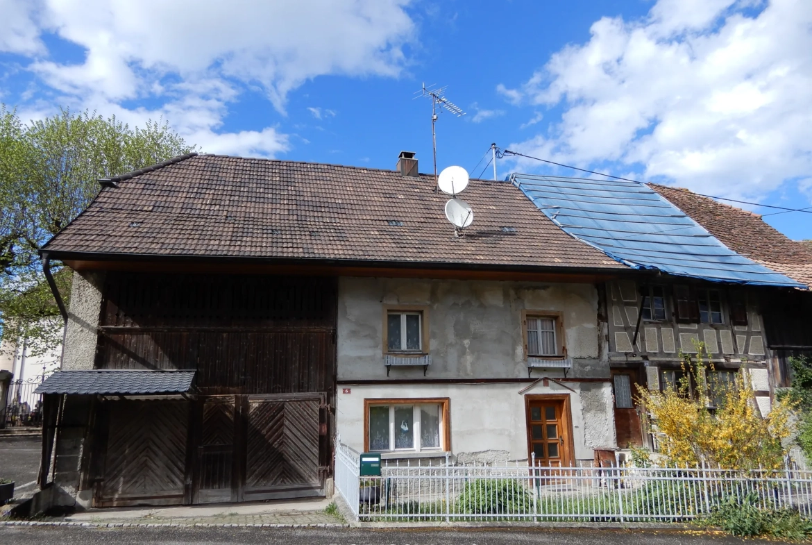 Maison de village à rénover de 103 m² à Bouxwiller (68480) avec garage et terrain 