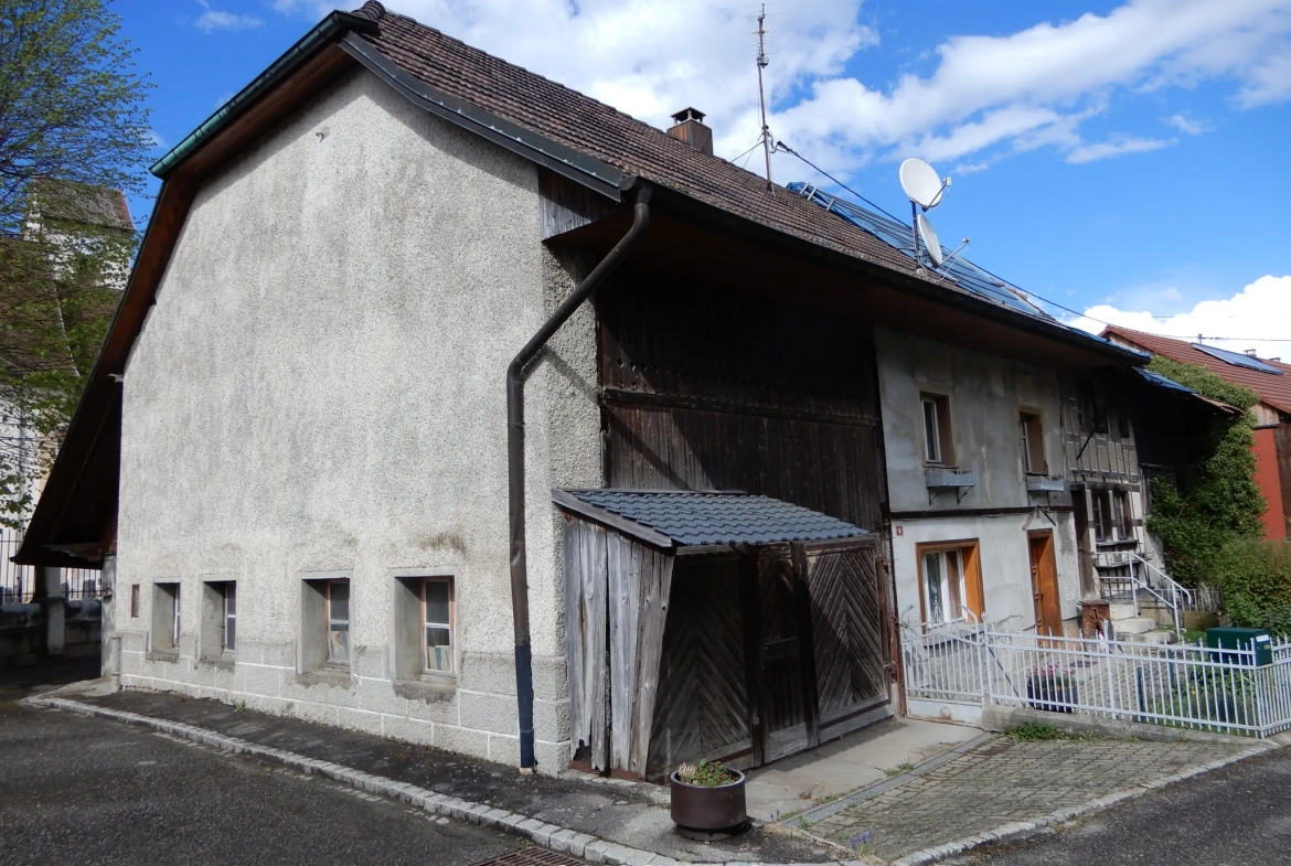 Maison de village à rénover de 103 m² à Bouxwiller (68480) avec garage et terrain 