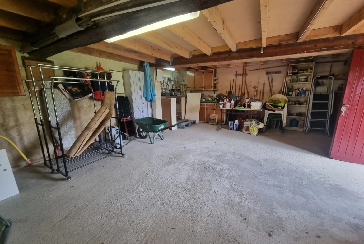 A vendre maison de campagne de 150 m² à Le Mêle-sur-Sarthe 