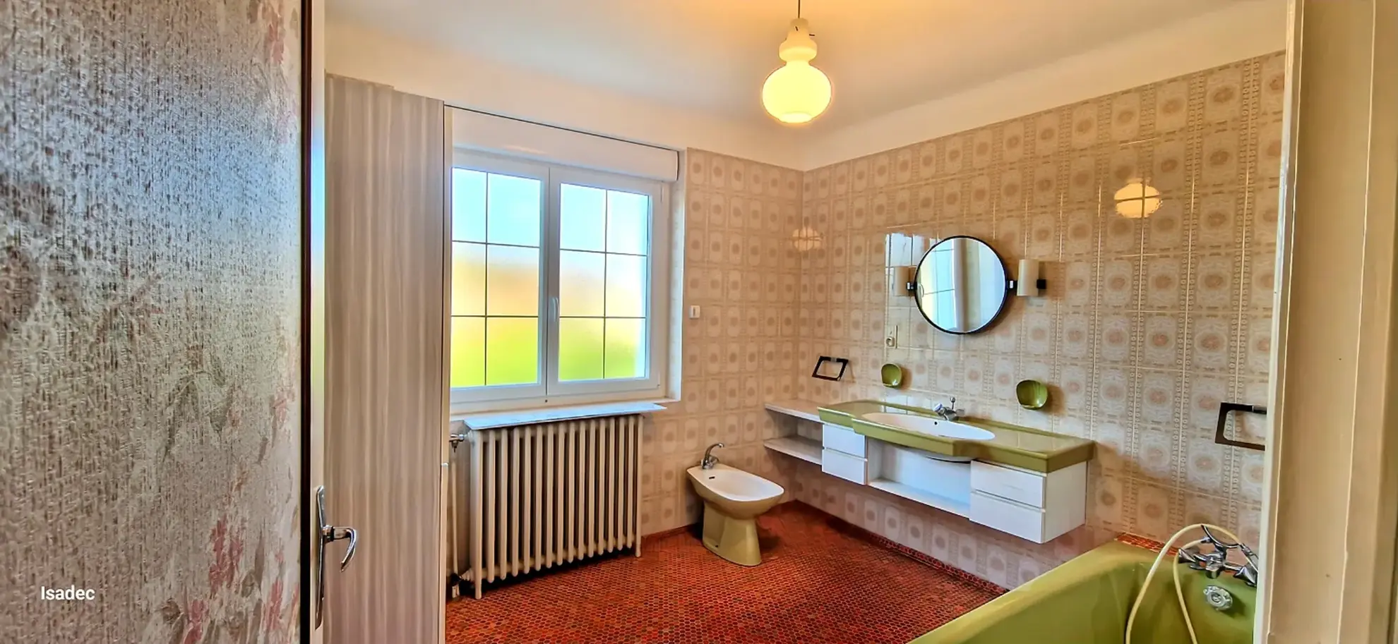 Maison de caractère de 3 niveaux avec 6 chambres, garage et jardin à Leyme dans le Lot 