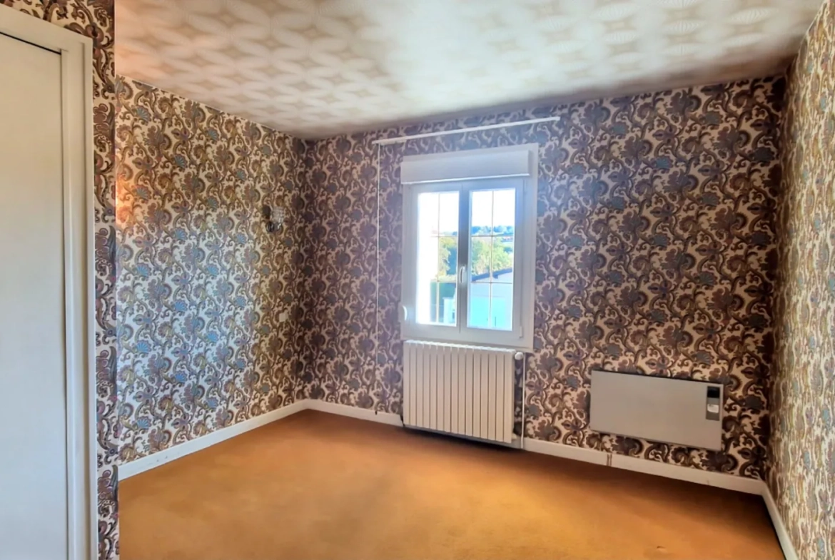 Maison de caractère de 3 niveaux avec 6 chambres, garage et jardin à Leyme dans le Lot 